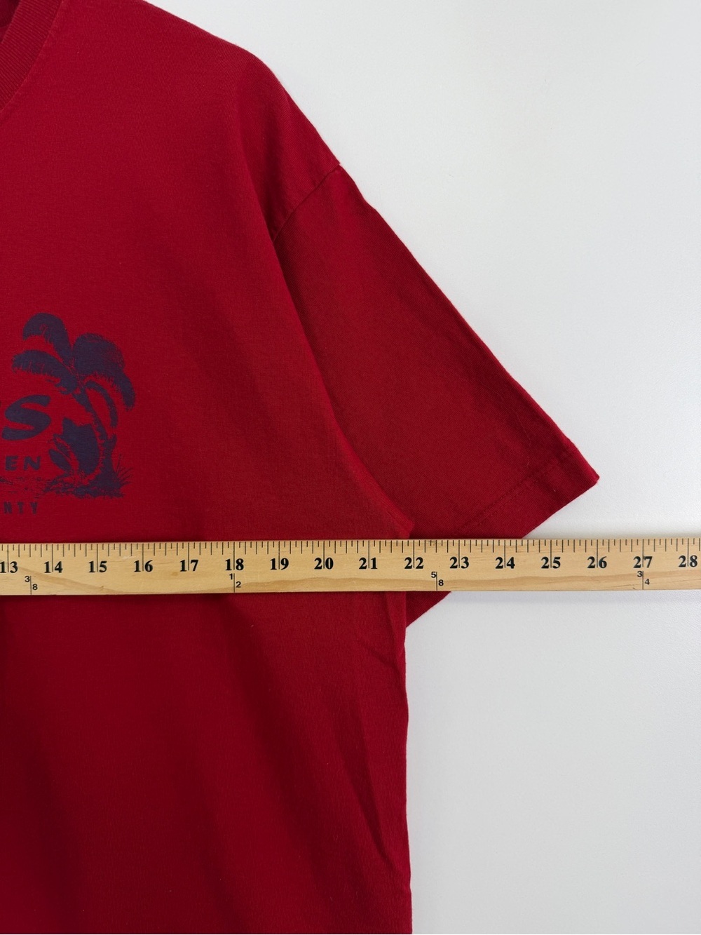 Vintage Chaps Ralph Lauren Palm Beach County T-Shirt Burgundy Red Y2K - Picture 6 of 8